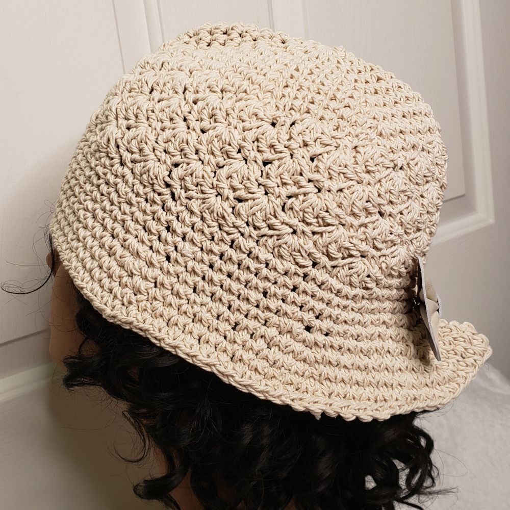 Hat - Picture 4 of 8